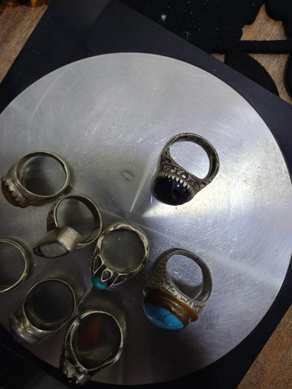 للبيع خواتم
فيروز وعقيق يماني واسليملني واوبال موضح الوزن وكلشي واضح بالصور ابيع الكل شلع ماابيع مفرد بغداد الكرخ سعر الكل 300
***********
