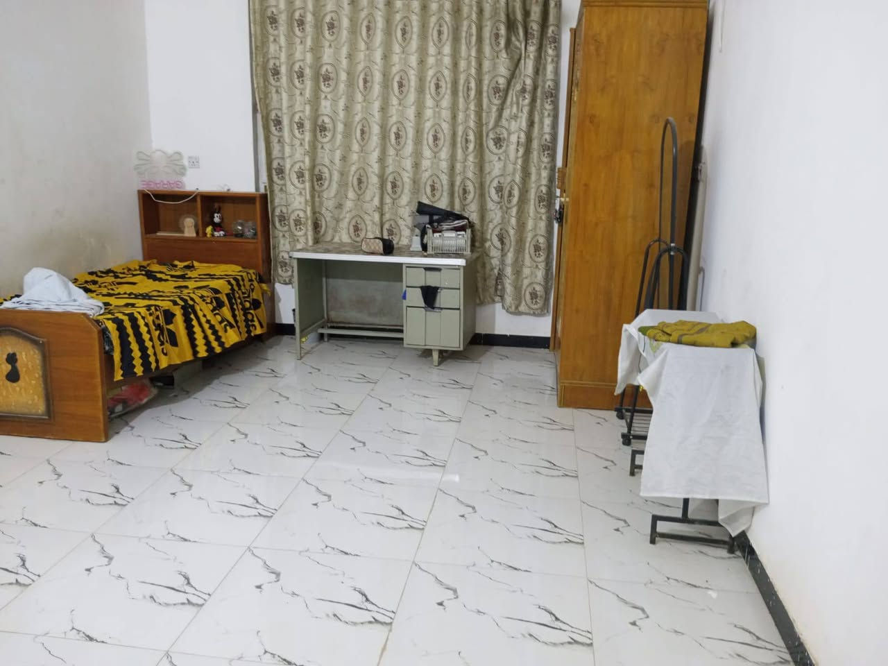 منزل للبيع طهمازية شارع مدرسة الهدف مساحه 220 طابيقن 
باقي التفاصيل خاص 
***********
