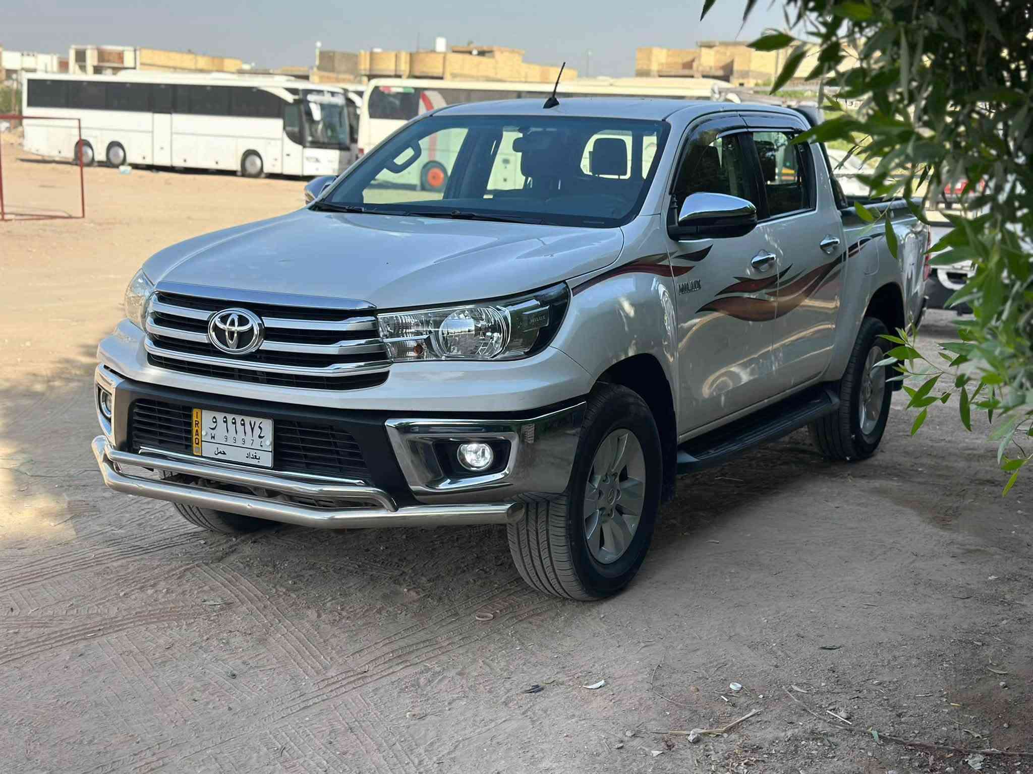 سلام عليكم    ( للبيع )
* تويوتا هايلوكس فور ويل 
* موديل 2020 
* وكاله كويتيه 
* العداد 160 الف
* ضرر صبغ ربع جاملغ الخلفي + بارد بصيط
* رقم مميز بأسمي تحويل مباشر 
* ًسعر 250 قابل لتفاوض
📞 ***********
***********
