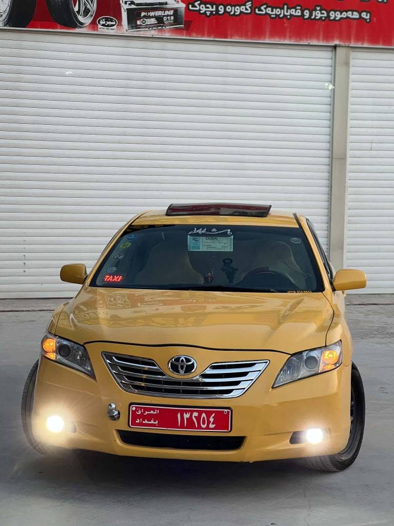 کامری ٢٠٠٨مواسەفات ئەمریکی 
 سەنەوی پلاستیک 
مەکینەگەورە ڕۆنی گێڕو مەکینەی تازە گۆڕاوە چوار تایەو ویلی لۆکی لەسەرە تەقەو ڕەقەی بە شەرت کوشن کارەباو ئاوێنە کارەبا زۆر جوانو پاک ماوەتەوە سەیارەکە ٢٨٠هەزار ڕۆشتوە
*********** السليمانية, العراق
