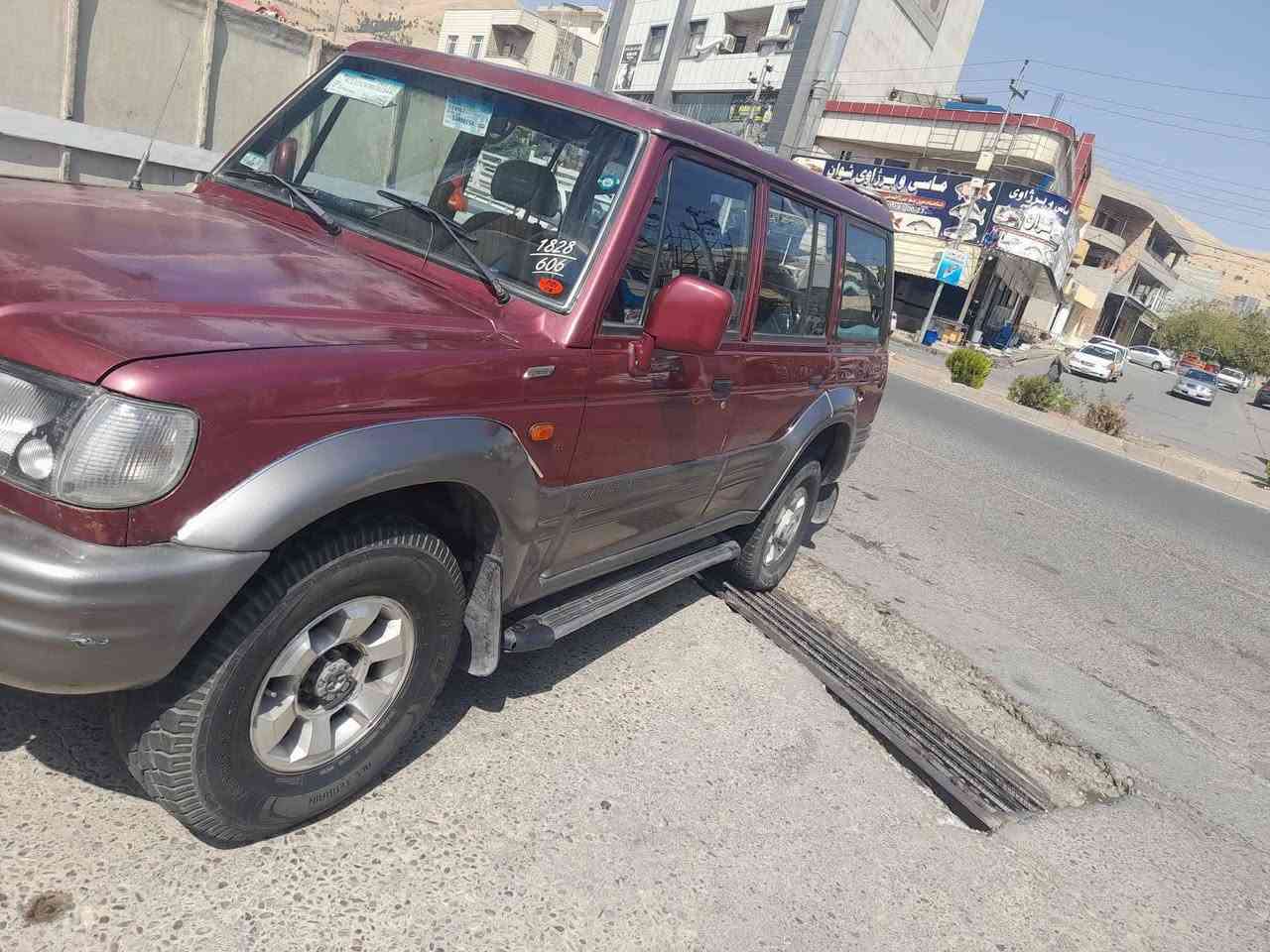 موديل٢٠٠١ رقم هةولير كيرو مةكينةو عةكسل بةشةرت يةك جمةلةقي بوياخة***********@***********سعري٤٣كةلا
