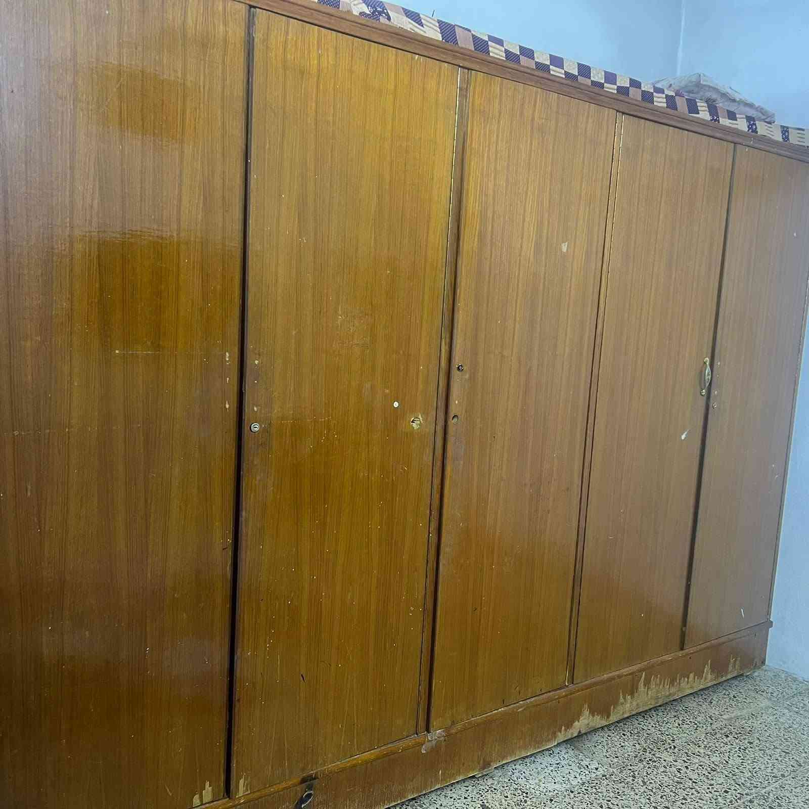 قناصير للبيع القنصور الي خمس أبواب ب 130 و الاربع أبواب ب 100
للتواصل 
***********
