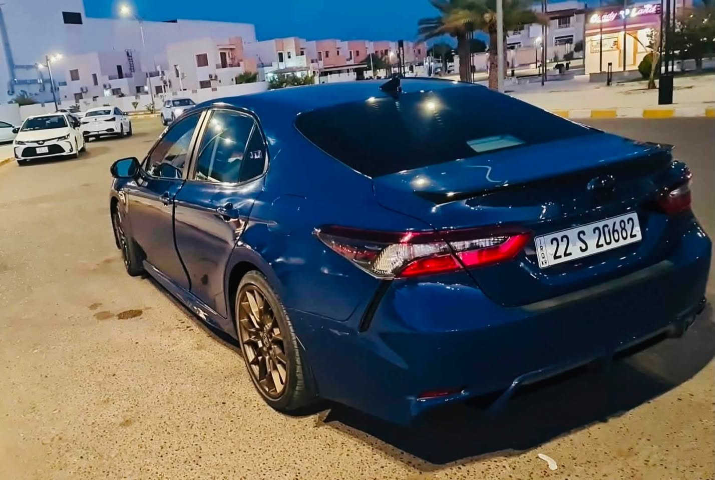 السلام عليكم
للبيع
               2023 TOYOTA CAMRY, SE NIGHTSHADE                              
‏   EDITION
كامري  2023 se امريكي بلاك 
رقم الشاصي 4T1T11AK9PU122984
رقم اربيل باسمي  
محرك 2500 4 سلندر
بصمتين وياها
كشن جلد 
شاشة كار بلاي 
سستم صوت
كروس سرعة
تحديد مسار 
شفتات ستيرن 
مودات قيادة 
قيادة ذاتية 
رادار 
كامرا خلفية
ويل مميز بلادي
وبعد موصفات الse معروفة
حادثها سطحي بدون دواخل 
 ايرباك ستيرن راجع سستم  
ماشية 33 mi
السعر 19000$
 
‏‭ ***********
