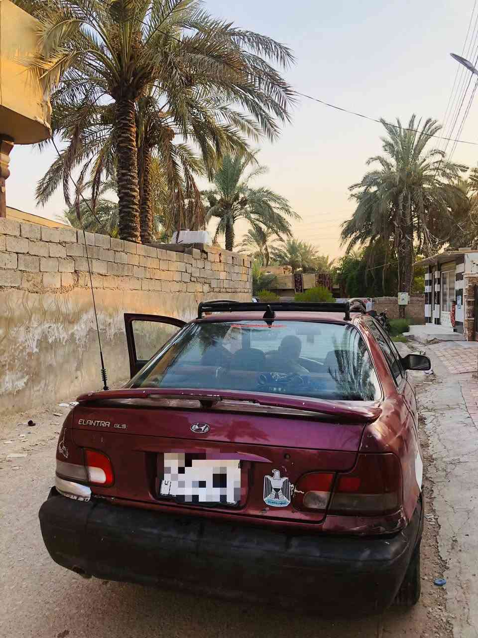 السلام عليكم سيارة النترة للبيع رقم ديالى موديل 93 كير ومحرك خير من الله سنوية نافذه 2030 بأسمي سعرها 23 وبيها مجال الاتصال. ***********
