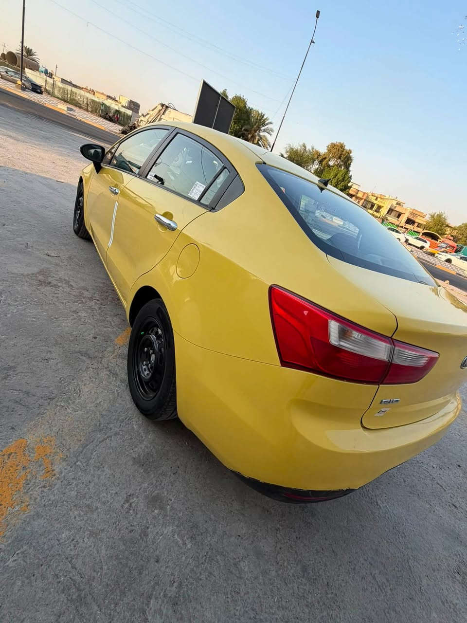 السلام عليكم كيا ريو ٢٠١٢ خليجي مكفولة كفالة عامة مابيهة برغي نقص بدون حادث بدون معجون مكينة ١٦٠٠ دوش كير ومكينة مكفولات سونار موجود تخم تاير جديد مصفرة هيءة وغرامات مكاني بغداد السعر ٧٠ وبيهة مجال قليل 
***********
