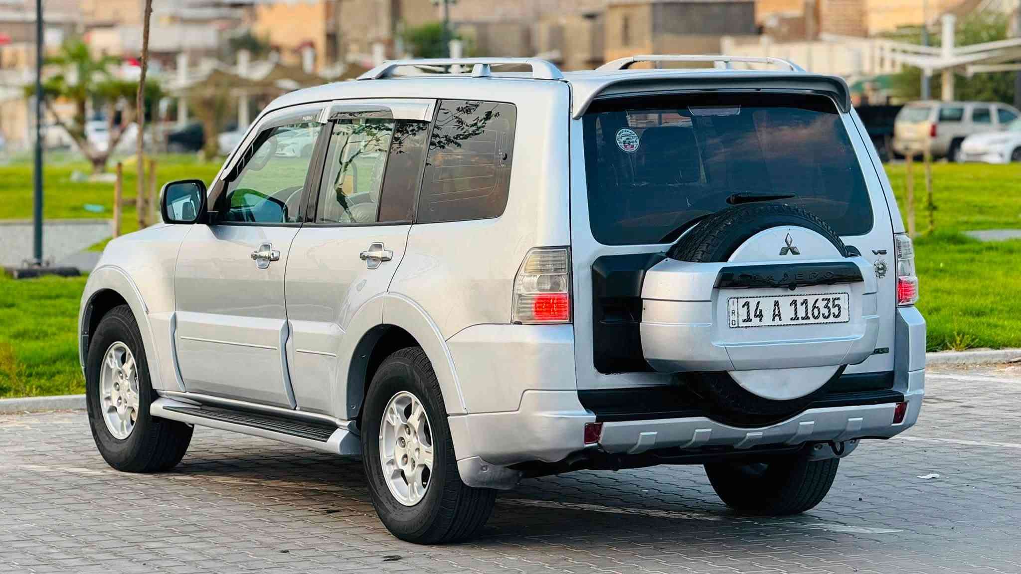 سلام عليكم باجيرو 2008 وارد خليجي رقم الدولي بصره بسمي شخصيا سنويه جديده 2031 مكينه 6 سلندر 3800 المرغوبه 
سياره مكفوله من كلشي فقط جاملغ امامي صبغ بدون ضربه فول مواصفات داخل عسلي تحكم ستيرن جهتين شاشه كامره 7 راكب 3 قطع تبريد ثلج مكينه وكير خير من الله حداده تخم تاير كله جاهزه سياره جديده وع أيدي عنواني البصره الطويسه السعر 108 
الاستفسار ***********
