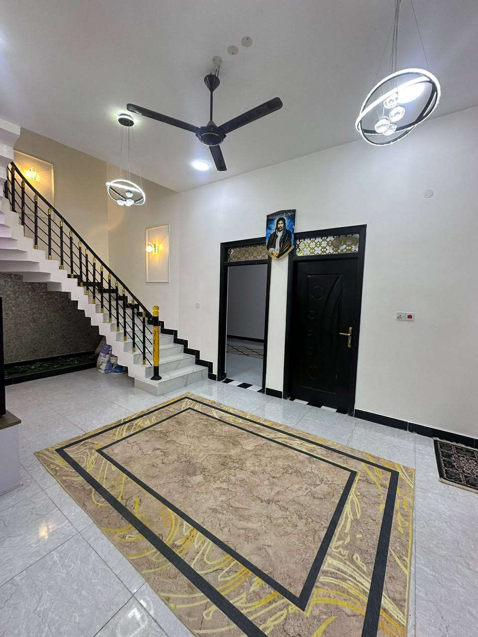 للبيع بيت البصرة محوله الزهير
مساحه200متر طابو ملك عراقي سند25
وبسعر125مليون ***********📞
