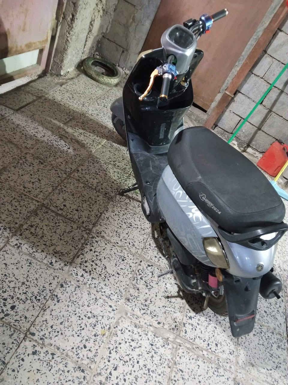 يالله علئ بركه الله ماكس بوليس صيني مكينه كوري دراجه خير من الله مكينه مامفتوحه مابيها اي نقص فقط باتري كهربائيات كلها شغاله عداد الكتروني بصمه مفتاح نسختين مكاني مسيب طريق ابو الجاسم السعر 325وبيها مجال الاستفسار( ***********)
