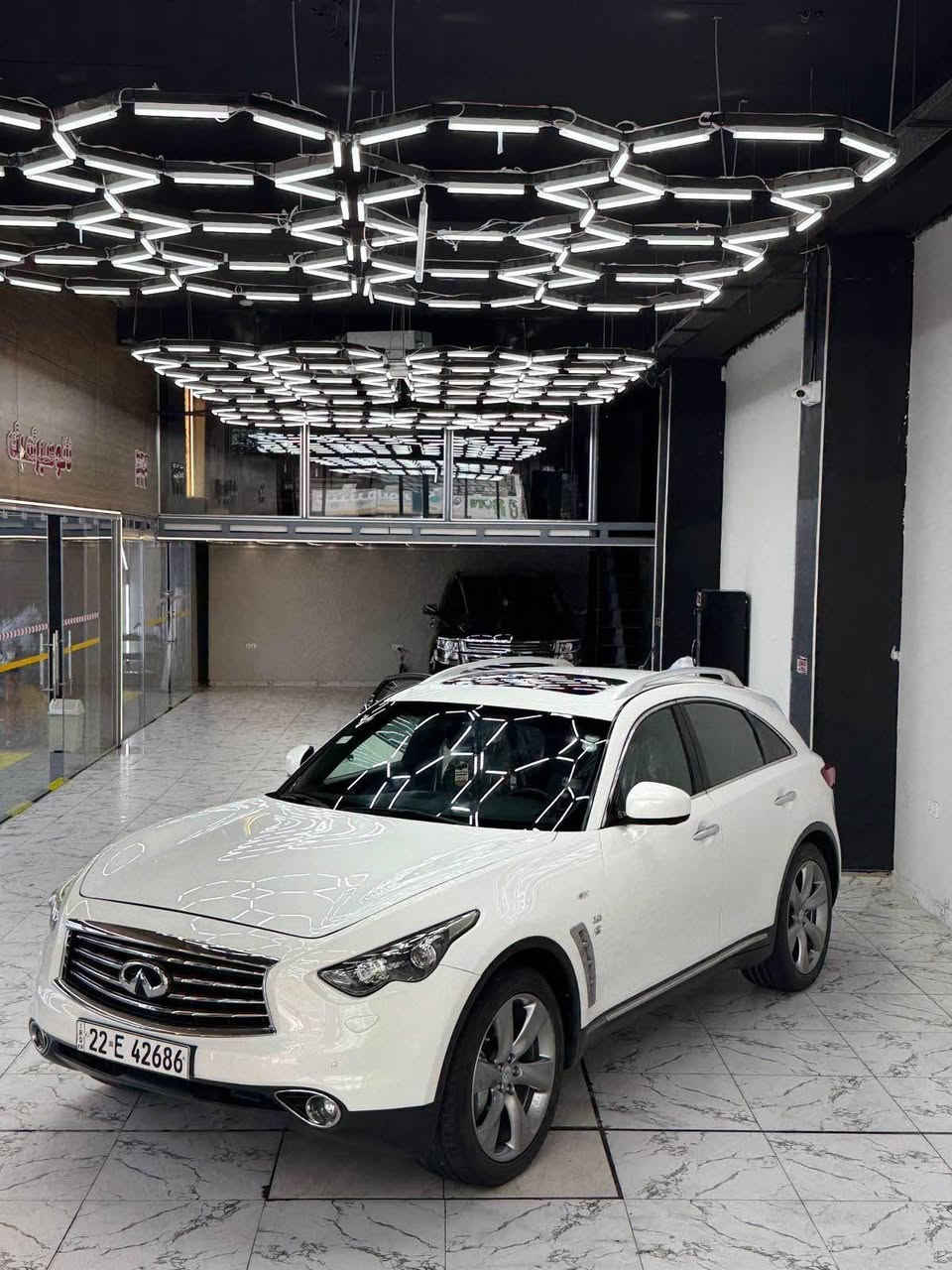 انفنتي موديل ٢٠١٦ خليجيQX50 مكفوله كفاله عامه من الصبغ والتبديل بيها بارد بسيط جدا بالباب الاماميه والخلفيه جوه التريشه ممبين شي قليل مكينه ٨ سلندر مكفوله من الفتح والصوت والتبخير كير مكفول فول مواصفات ١/١ 
المواصفات
١- سلايد
٢- بصمة تشغيل مع بصمة ابواب
٣- صندوق كهرباء
٤- كشنات جلد
٥- كشنات كهرباء 
٦- كشنات تدفئه وتبريد
٧- ستيرن كهرباء وخاصية التدفئه والتبريد
٨-ويل كب ٢٠ الاصلي مالتها
٩- دفع رباعي 4w
١٠- لايتات زنون درجه اولى
١١- بك لايت LED
١٢-كير اوتماتيك 
١٣- زراكات بالدعاميه
السياره جديده بمعنى الكلمه رقم اربيل باسمي تحويل مباشر سنويه جديده مكان السياره اليرموك او العامريه السعر ١٧٠ ورقه وبيها مجال بسيط للاستفسار الاتصال على 
*********** 
*********** بغداد, العراق
