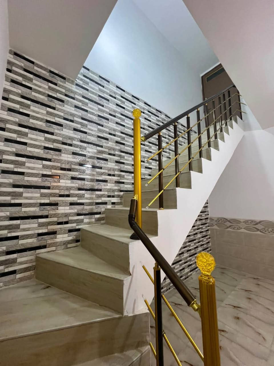 🏡 فرصة مميزة للسكن أو الاستثمار في كربلاء
دار 50 متر – طابق واحد
📍 حي الكرار – قرب مستشفى الكفيل
إذا تبحث عن موقع هادئ وخدمي وقريب من أهم المراكز، فهذا  العقار يستحق المشاهدة.
✨ الموقع مميز وسهل الوصول، ومناسب للسكن أو للاستثمار.
📞 للاستفسار والحجز:

***********

***********

#عقارات_أرض_الثراء #كربلاء #حي_الكرار #قرب_مستشفى_الكفيل #دار_للبيع #عقار_للبيع #استثمار_عقاري #عقارات_كربلاء
