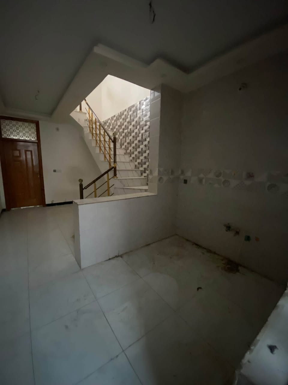 كاع الشيخ • ٥٠م • طابق ونصف