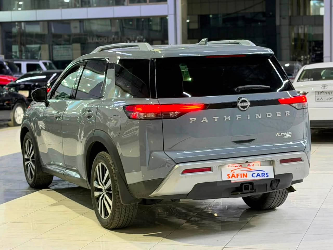 للبيع نيسان باثفايندر (Platinum) موديل 2025
المواصفات الأساسية:
 الطراز: بلاتينيوم (Platinum) فئة كاملة.
 السنة: 2025.
 اللون الخارجي: سمنتي 
 اللون الداخلي: جلد طبيعي فاخر باللون الجملي (قيسي).
 نظام الحركة: دفع رباعي (دبل أكس 4WD).
 القدرة الاستيعابية: 7 مقاعد (7 نفرات)، كراسي صف ثاني عدلة (وليست منفصلة VIP).
 الماشية: 4,194 ميل فقط.
 المواصفات والإضافات:
 السقف والفتحة: سقف بانوراما بالكامل.
 البرادي: كراسي الخلفي برادي.
 الشحن والتقنية: شاحن لاسلكي، نظام 5 كاميرات، شاشة عرض على الزجاج (Head-Up Display).
 أنظمة الأمان: رادار، حساسات كاملة، أنوار تفاعلية.
 الراحة والمقاعد: ذاكرة تخزين وضعيات المقاعد، كراسي أمامية مع تدفئة وتبريد، كراسي خلفية مع تدفئة.
 الضرر وحالة السيارة:
 الضرر: باندا وجمالوخ صبغ فقط، بدون أي ضرر بالداخل، سيارة وضعجي شركة.
 الإرباكات: إرباك الستيرن وإرباك البردي فاتحين، ولكن تم فتحهما وتصليحهما بطريقة الشركة الأصلية.
 عنوان سيارة. دهوك معرز سفين كارس
واتساب ***********
