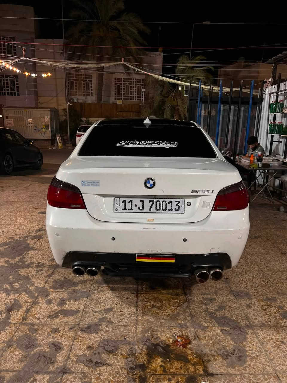 سلام عليكم
من رخصه صاحب الكروب المحترم 
BMW. 2009. 528. 
فول مواصفات 
محرك جديد كير مكفول 
سياره جاهزه مكمله
تحويل مباشر 
مكان السياره بغداد كاظميه 
سعر مناسب جدا
للشراي فقط 
115 وماكو هيج سعر بهيج نصبه 
تفاصيل اكثر خاص او اتصل للجادين فقط 
***********
