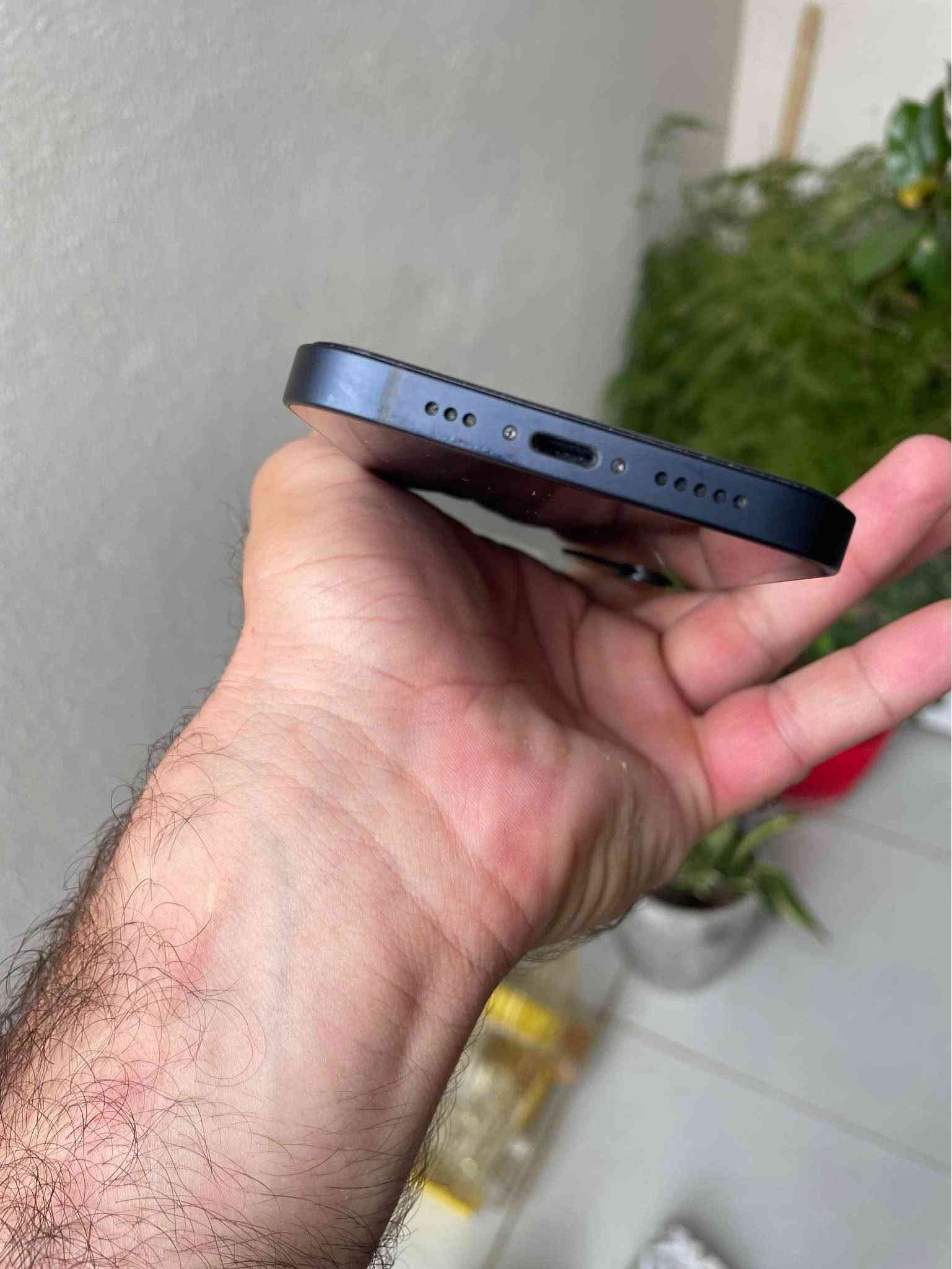 İphone 12 64gb 1sim battary 91 nakrawa ba zaman be ayb bashart %97 xawena ba zaman 370 Hazar maqamal أربيل, العراق

نص مكتوب في الصور:
- 03:46 48 Pil Sağlığı ve Şarj Etme Telefon pilleri, şarj edilebilir bütün piller gibi eskidikçe performansı azalan tüketim mallarıdır. Daha fazlası... Maksimum Kapasite %91 Bu, yeni pile kıyasla mevcut pil kapasitesinin ölçüsüdür. Düşük kapasite, şarjdan sonra kullanım süresinin azalmasına neden olabilir. En Yüksek Performans Yeterliliği Yerleşik dinamik yazılım ve donanım sistemleri, iPhone'unuzun pilinin kimyasal olarak yaşlanması gibi görülebilecek performans etkilerini engellemeye yardımcı olabilir. İyileştirilmiş Pil Şarjı iPhone, pilin eskime hızını yavaşlatmak için günlük şarj etme rutininizi öğrenir, böylece telefonunuzu kullanmaya ihtiyacınız olana kadar %80 oranını geçince şarj etmeyi durdurmak için bekleyebilir. Temiz Enerji ile Şarj iPhone, bölgenizde daha düşük karbon emisyonlu elektrik kullanılabildiğinde şarj etmeyi seçerek karbon ayak izinizi azaltmaya çalışır. iPhone, onu kullanmaya ihtiyacınız olmadan önce tam dolması için günlük şarj etme rutininizi öğrenir. Daha fazla bilgi...