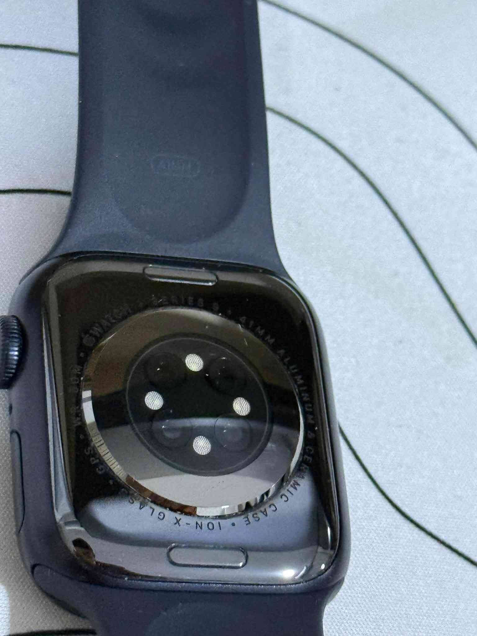 Apple Watch Series 9 GPS
ابل واتش سيريس 9 تحديد موقع  
الساعة أخت الجديدة واستعمال جداً جداً قليل، ونظافتها 99% كدام عينيك
الموديل: Apple Watch Series 9 GPS
• المعالج: معالج S9 الخارق (أسرع وأسلس أداء)
• ميزة النقر المزدوج (Double Tap): تحكم بالساعة وبالمكالمات بحركه الاصبع  بدون ما تلمس الشاشة.
• اللون: Midnight (منتصف الليل - كحلي غامق ملكي) 
• حجم 41mm
• ⁠مع سيرها الاصلي الكحلي الغامق 
• الذاكرة: 64 جيجابايت
• نسبة البطارية: 98%
مكاني بغداد 
للتواصل ***********
