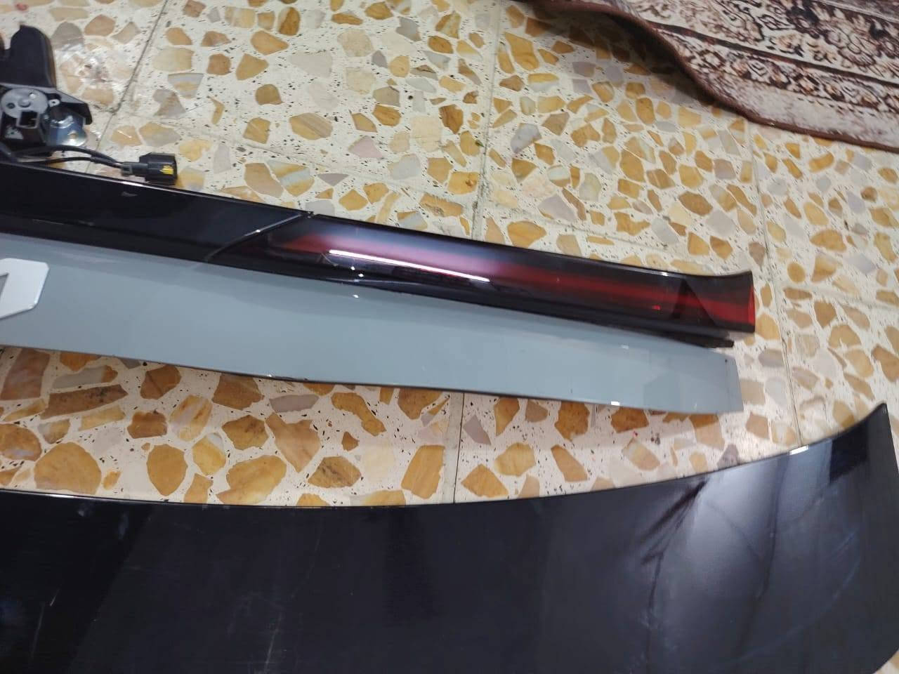بغداد
عندي مسطره  جهة الايسره  وكيلون  وتريشه فوك القلق الجنطه وكامره  وبصمه مال الجنطه
مال فول  كي فور
كي 4
***********
