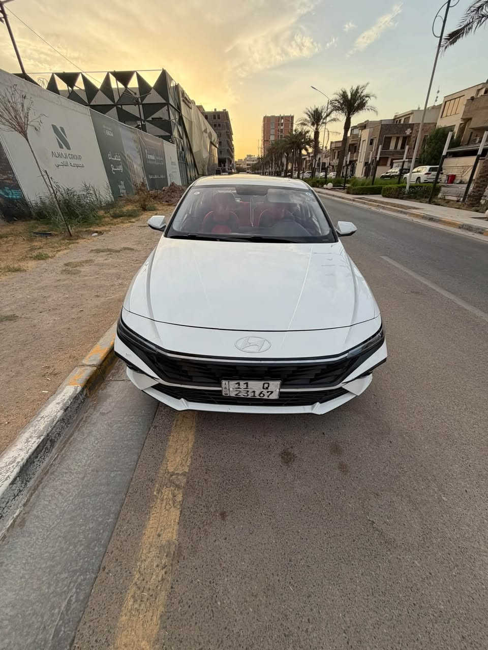 #للبيع
النترا 2024 تجميع صيني 

رقم بغداد 

محرك 1500 دبل نوزل 

كامرا دواره 

فتحه سقف

هندبريك اوتو

تحكمات ستيرن 

شاشه

تبريد قطعتين 

كشنات جلد

بصمه تشغيل 

مري شفط 

وباقي المواصفات معروفة 

بيها بارد بالباب الخلفي 

وصبغ بالدوسه بالأخير والسونار موجود وموضح كلشي 

سعرها 130 وبيها مجال 

مكان السياره بغداد #اليرموك
***********
