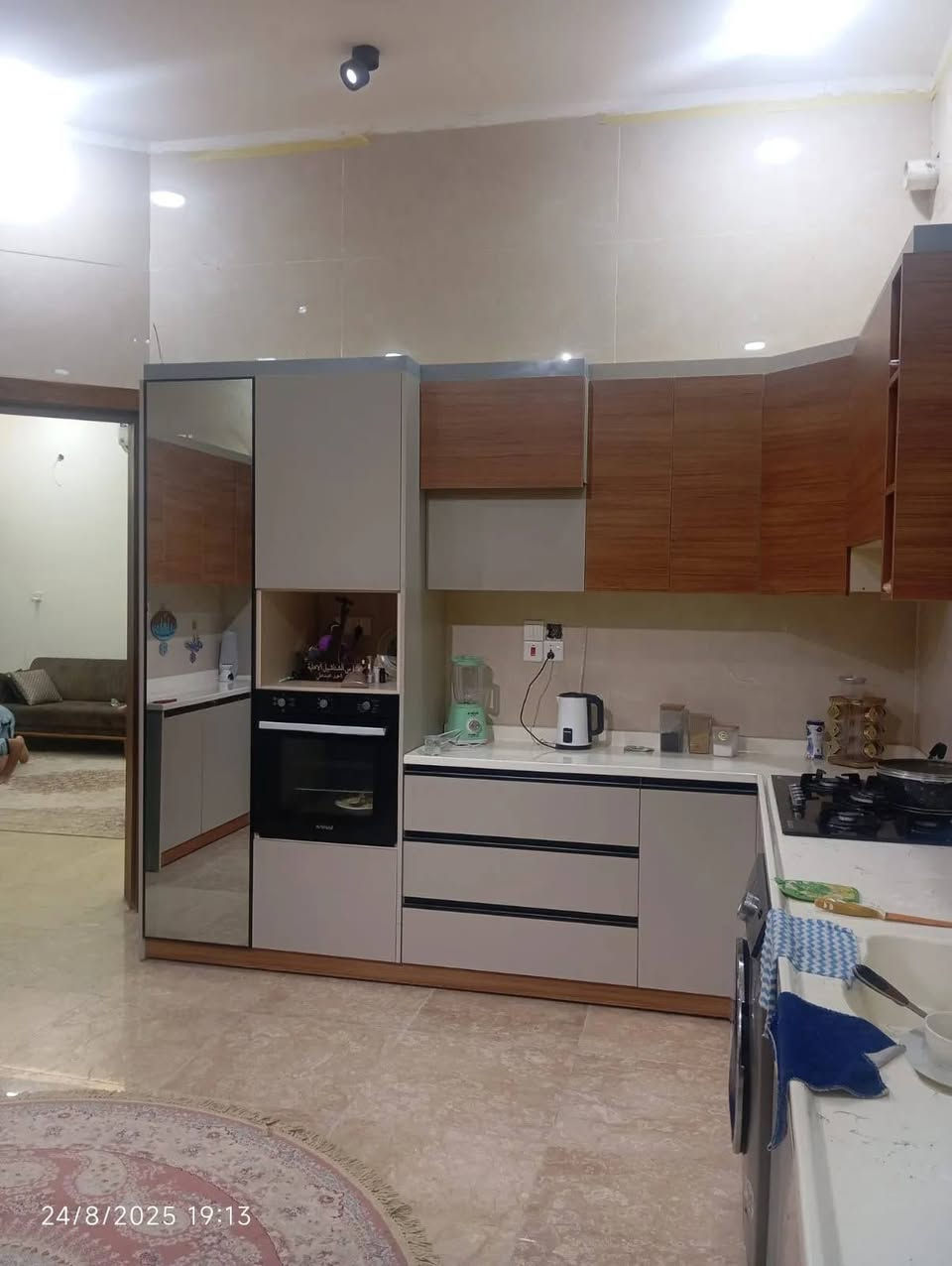 🏠 دار للبيع – منطقة ياسين خريبط / الزون الأول
📍 الموقع: منطقة ياسين خريبط – الزون الأول، قرب حدائق ياسين خريبط
📐 المساحة: 200 م²
🏢 طابقين
🛏️ 6 غرف نوم
🛋️ صالة
🍳 مطبخ
🚿 صحيات
🛋️ استقبال
🚗 كراج
🛣️ شارع رئيسي بعرض 20 متر
🪑 الدار تُباع مع الأثاث بالكامل
💰 السعر: 650 مليون
📞 للاستفسار والاتصال:
***********
***********
