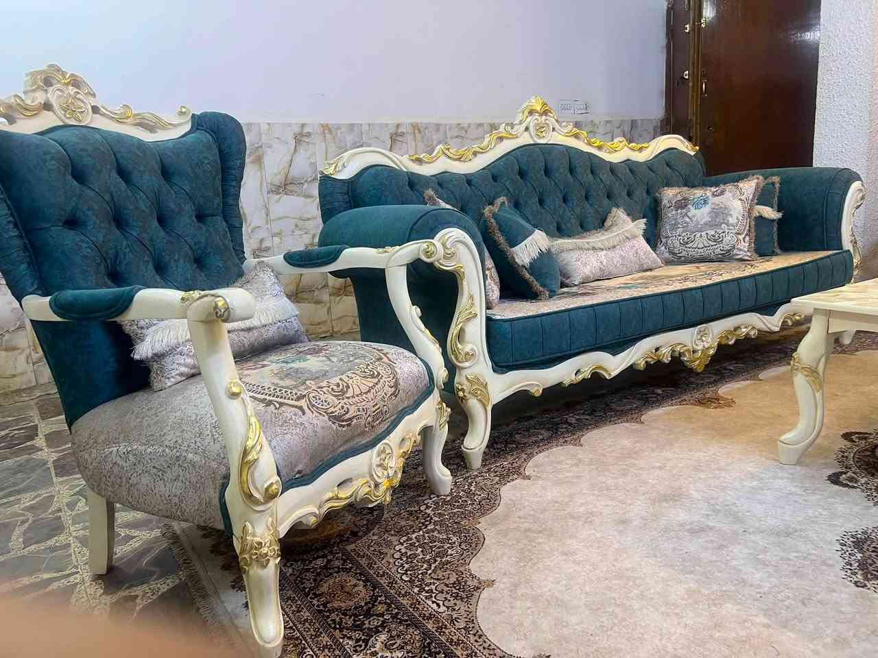 تخم تركي خشب زان جديد استعمال اشهر نظافة 💯   عشر مقاعد مع وسطية الشعر ٩٠٠ مكانه المنصور ***********
