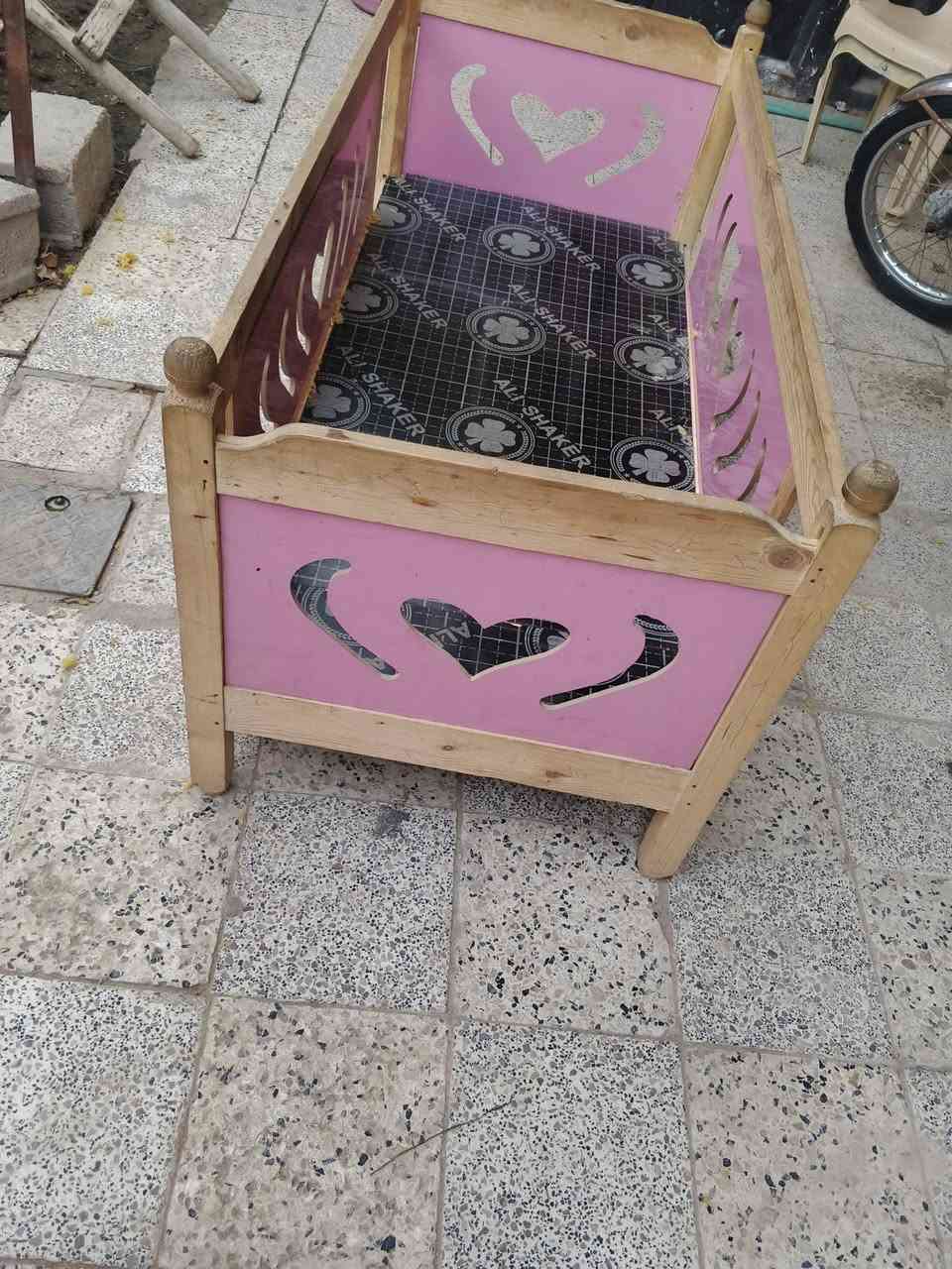 جربايه للبيع تسكام
الطول متر و73سم
العرض 73سم
الارتفاع تقريبا 70سم،
عنواني كربلاء الحر 
نضيفه مستخدمه كلش قليل سعر 70 وبيهه مجال 
*********** فقط ماسنجر واتصال
