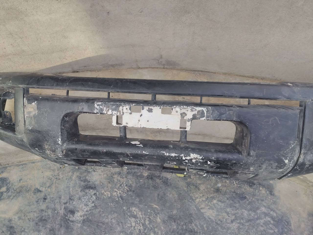 ئە م دە عمیا بۆفرۆشتن
بە س بویاخی دە وێ 
لە چە مچە مالا
بۆکرین تە لە فون کە ن بۆ خاونی 
***********

