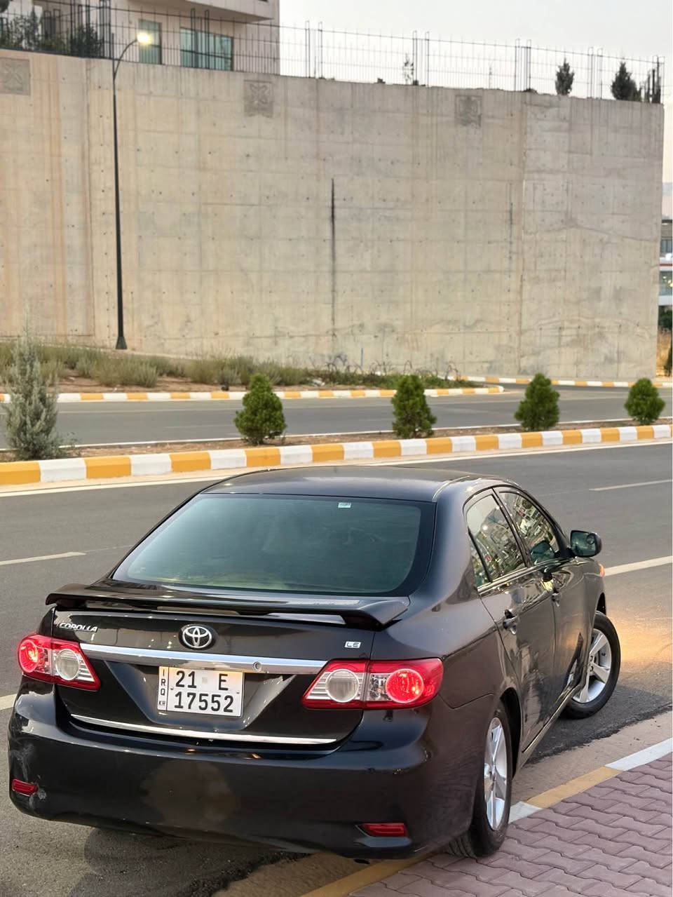 کرۆلا ٢٠١١ مەکینە گەورە یەک پارچەو پەڵەیەکی بۆیاخە کاڵبونەوەی نیە پێش و پشتی کەپسە  بێ ناوگرتن بێ ئێرباگ گێڕ و مەکینەو تەبرید سارد و گەرم بە شەرت سەنەوی تازەیە ڕەقەم تازەیە ***********-*********** السليمانية, العراق
