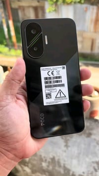 POCO F7 ذاكره 256 لون اسود مستخدم شهر ونص الجديده ماله 550 تصويره فول ...