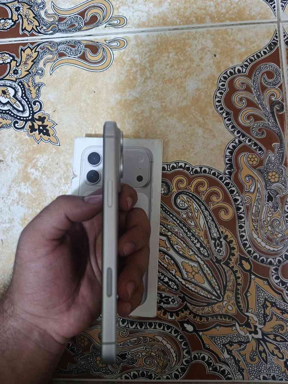 السلام عليكم ايفون 17 برو ماكس بطاريه 99 عد الدورات 191 رصاصي نضيف كلش ما مفتوح كارتونه موجوده ذاكره 256 السعر مليون و725 المكان بغداد الشعب ***********
