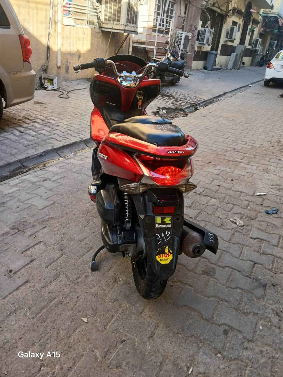 دراجه pcxجيل اول   دراجة  كلها ابلاديه شرط النضافه دراجة مال رمبه مال معرض المديل 2016 ماخذها رمبه اوراق المعرض موجوده يعني مو مال شارع السعر مليون و350الف 
حساس ازدحام كفاله عامه الدراجه على ايدي شوفت عينك ياباني الاصليJF جديده مكاني بغدادالكرخ اي استفسارالاتصال على رقم ***********

نص مكتوب في الصور:
- Galaxy A15