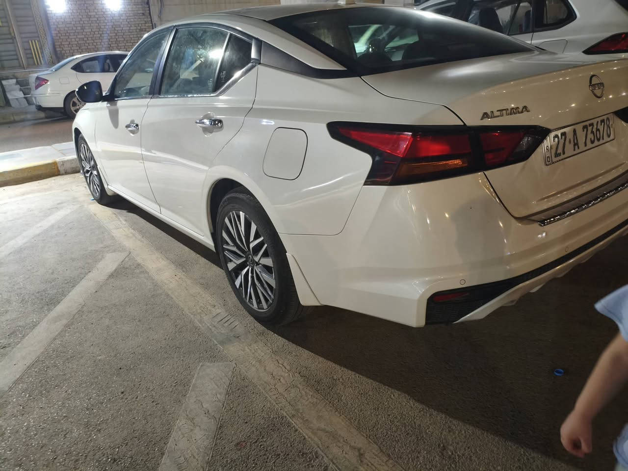 نيسان ألتيما موديل 23
محرك 2500 تتفس طبيعي 
فئة sv plus 
كشن كهرباء 
تدفئه كشنات 
رادارات 360
شحن لاسلكي 
تشغيل عن بعد 
فتحة سقف 
اوتو ستوب امامي وخلفي 
تنبيه خروج من المسار 
تخم تايرات جديد 
السياره ماشيه 60الف كيلو يعني 38 الف ميل 
بيها فقط تبديل بنيد وبارد بالجاملغ بدون صبغ 
معوقين باسم ولد شاب صديقي 
سعرها 160
رقم الموبايل ***********
