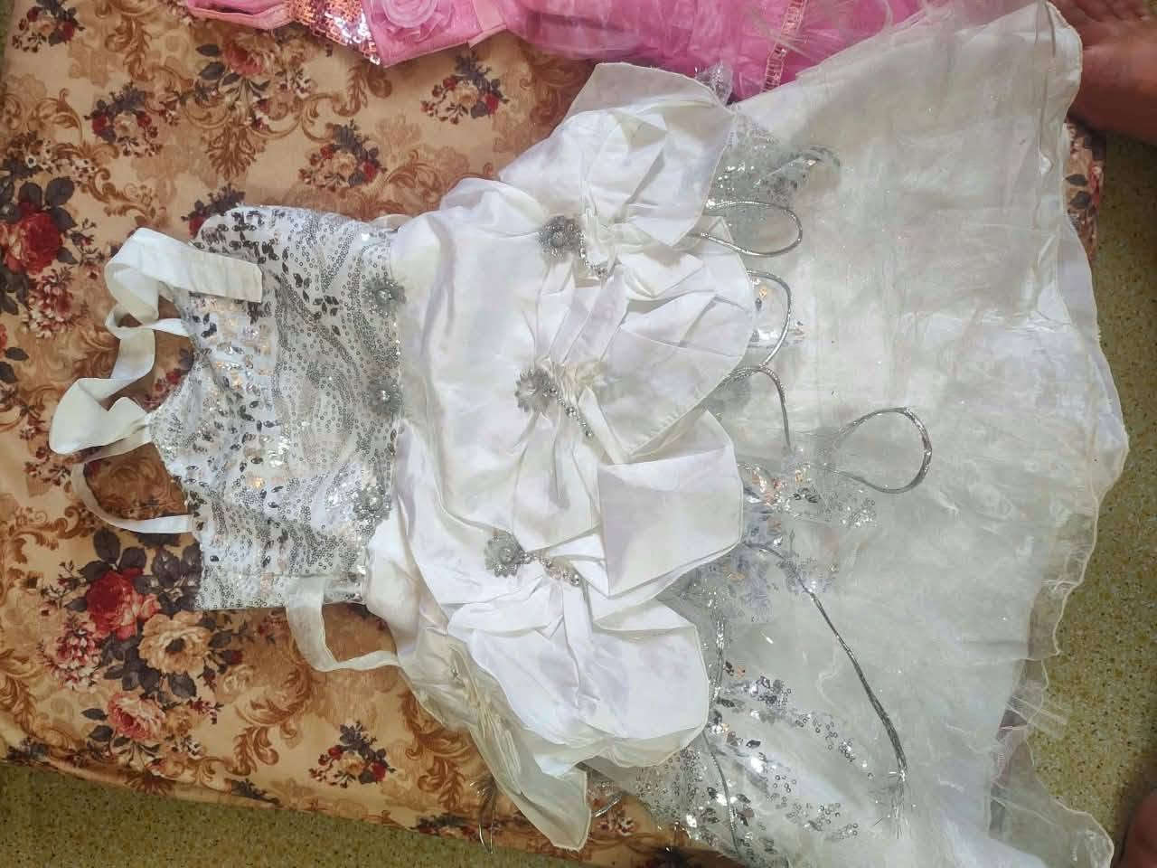 فساتين مناسبات أطفال السعر 7 قطعتين ب12 العنوان النجف عسكري كبل قرب جملة بركات الزهراء الاستفسار ***********
