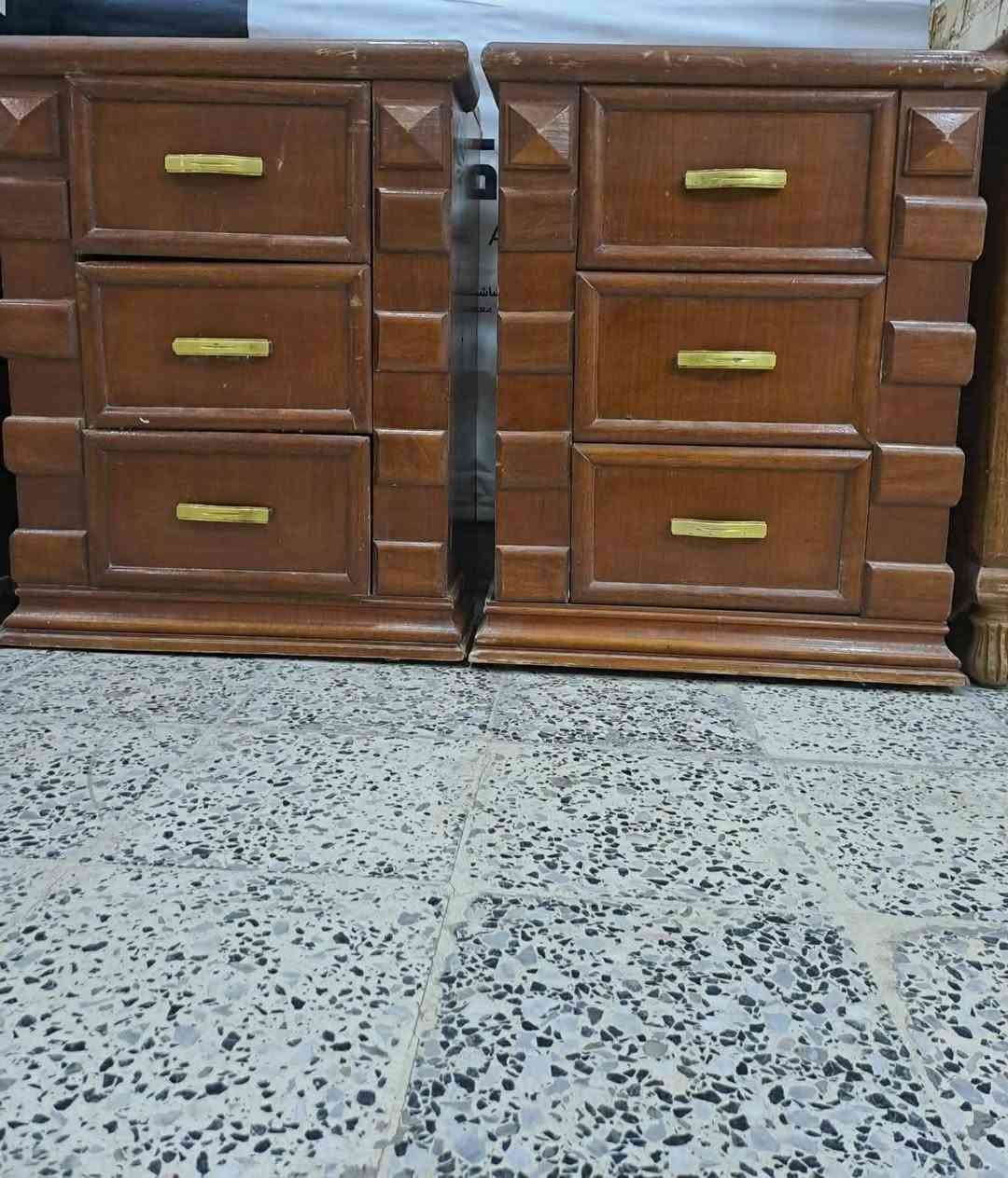 كومديات عدد ٢ صاج تسكام شغل قديم مال ايام زمان يراد ترتيب بصيط سعر الواحد ٢٠ ثنينهم ٤٠ استفسار خاص او هذا رقم الواتساب ***********

