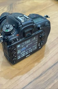 نيكون للبيع نيكون d7100 عدسة 50mm نظافة 95% تصوير فوتو وفيديو بدقة حلو...