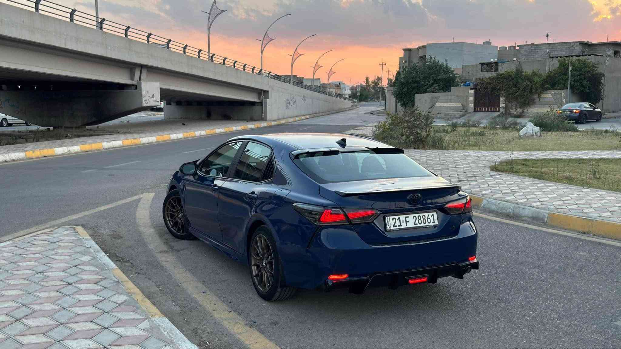سلام عليكم 
كـــامري 2023 مواصفات SE مواصفات معروفه 
ماشيه 54 ميل ضررها بيها باب صبغ ومكانين بارد بدون دواخل بدون ايرباك بجم كبس صور الضرر موضح رقم سليمانيه بأسمي شرط التحويل والغرامه مكاني كركوك سعر 206 وبيها مجال 
*********** كركوك, العراق
