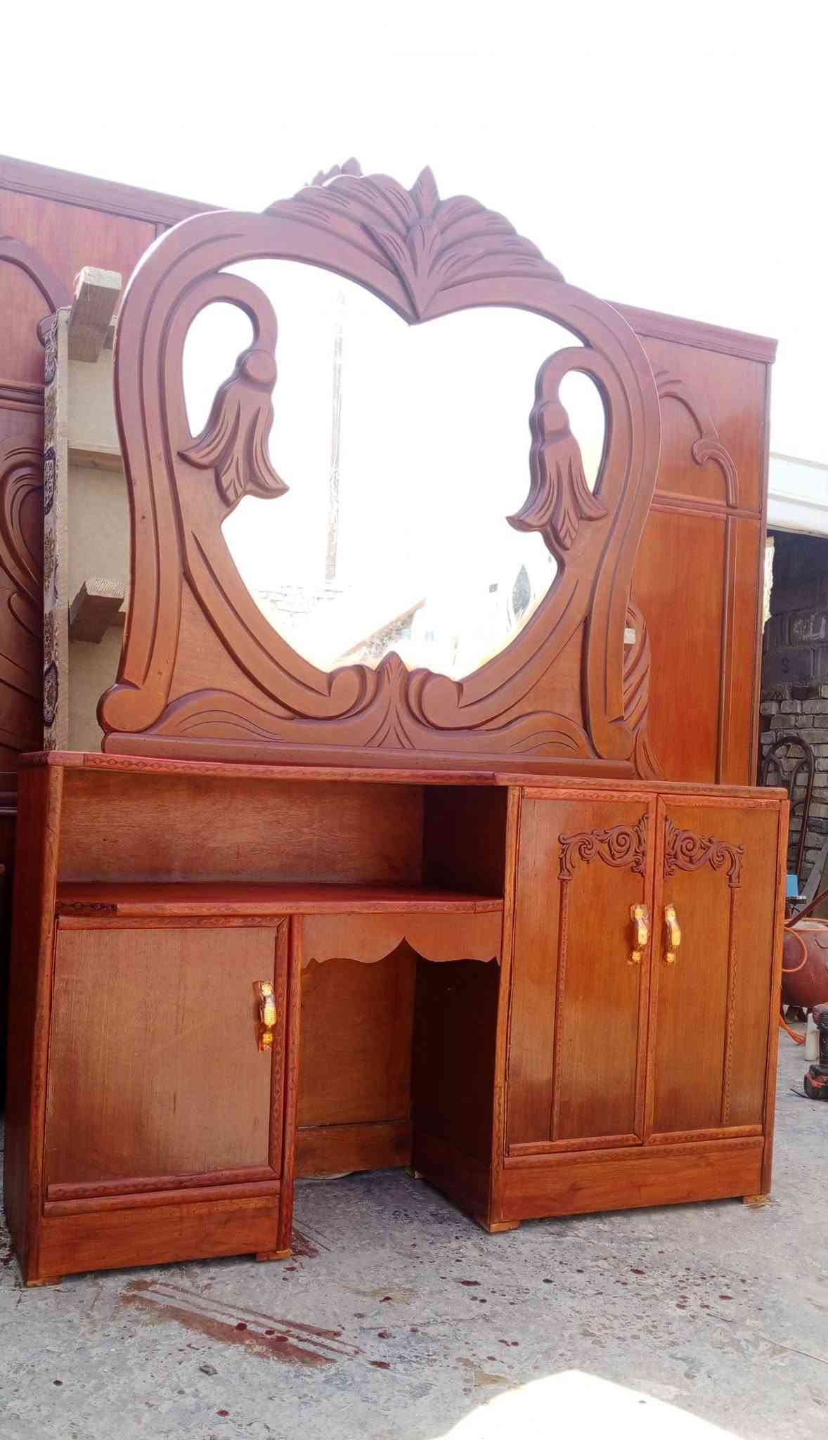 غرفه صاج مستخدمه كامله من كولشي  ام ال6 ملحق ضخمه ونضيفه  القفاله جديد واليدات 
سعر 500 قفل 
الشراي يجي خاص او يتصل***********

