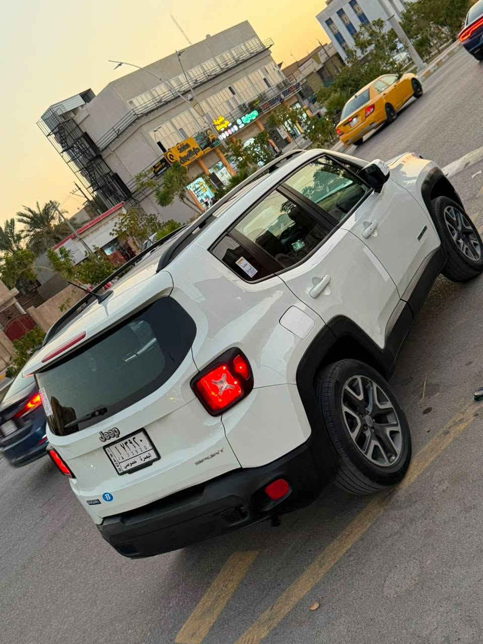 جيب رينيجاد 2016 رقم بصرة سنويه لل29 مكينه 2400 فول مواصفات سيارة كفاله عامه من الضربه صبغ بالبنيد والباقي كفاله كير مكينة حدادية تخم تاير تبريد جاهزه سيارة العنوان بصرة السعر 98 الرقم ***********
