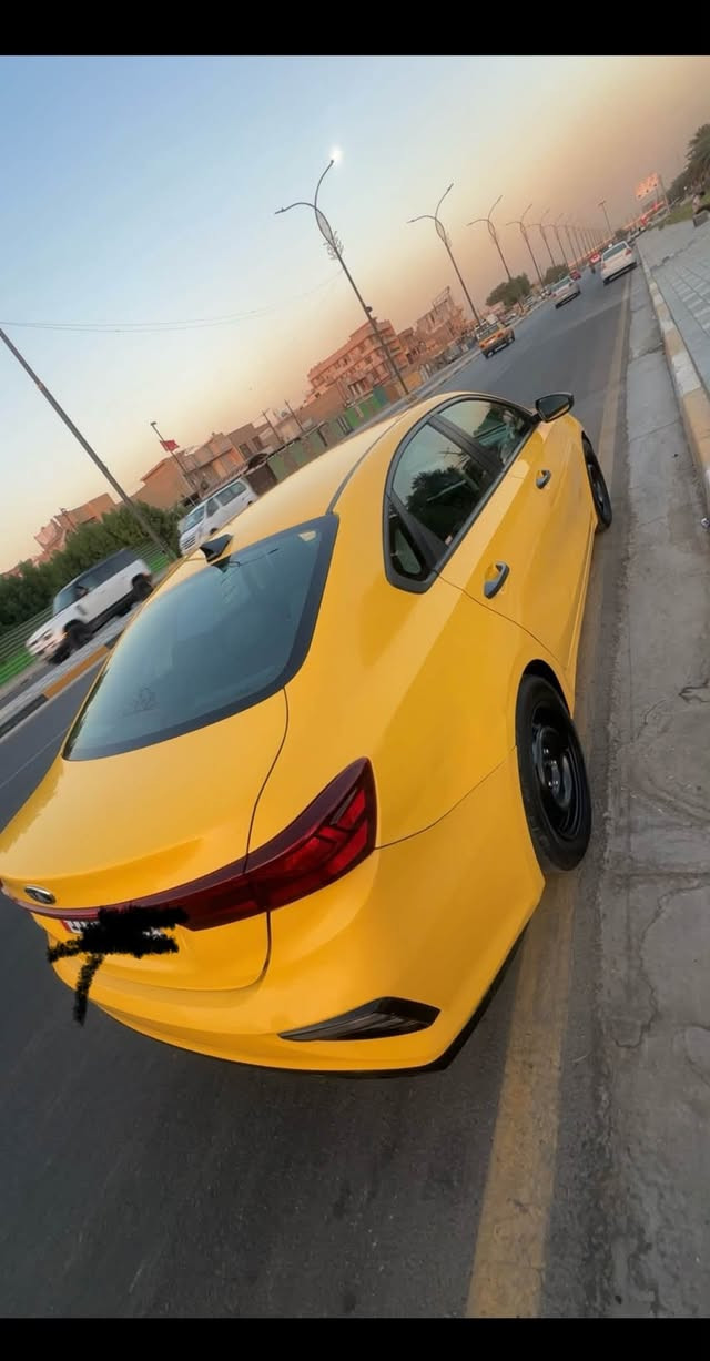 السلام عليكم فورتي مديل 2020 نص فول
شاشه نضام كاربلي 
حساس امامي خلفي
توقف ذاتي
مكينه 2000دوش 
كير AT
تبريد ثلج 
صدر حداديه جديد
جاهزة سيارة  مدوشمه تنته وكاعيات وكاملة 
رقم بغداد انكليزي مصفره غرامات وهيئة تحويل مباشر
 السيارة حادثه فقط  البنيد مبدل السيارة ليبل واحد فقط قطعه وحده مبدله  سونره مرفق مع المنشور
مكاني بغداد البلديات  السعر 115
‏  ‭***********‬
***********
