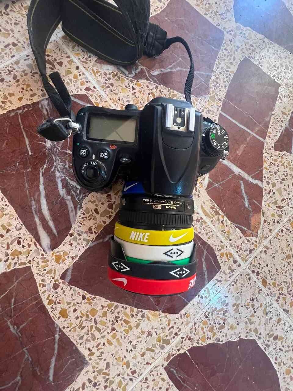 لبيع ‏كاميرا نيكون D7000 
‏بس الشاحن عطلان 
***********
