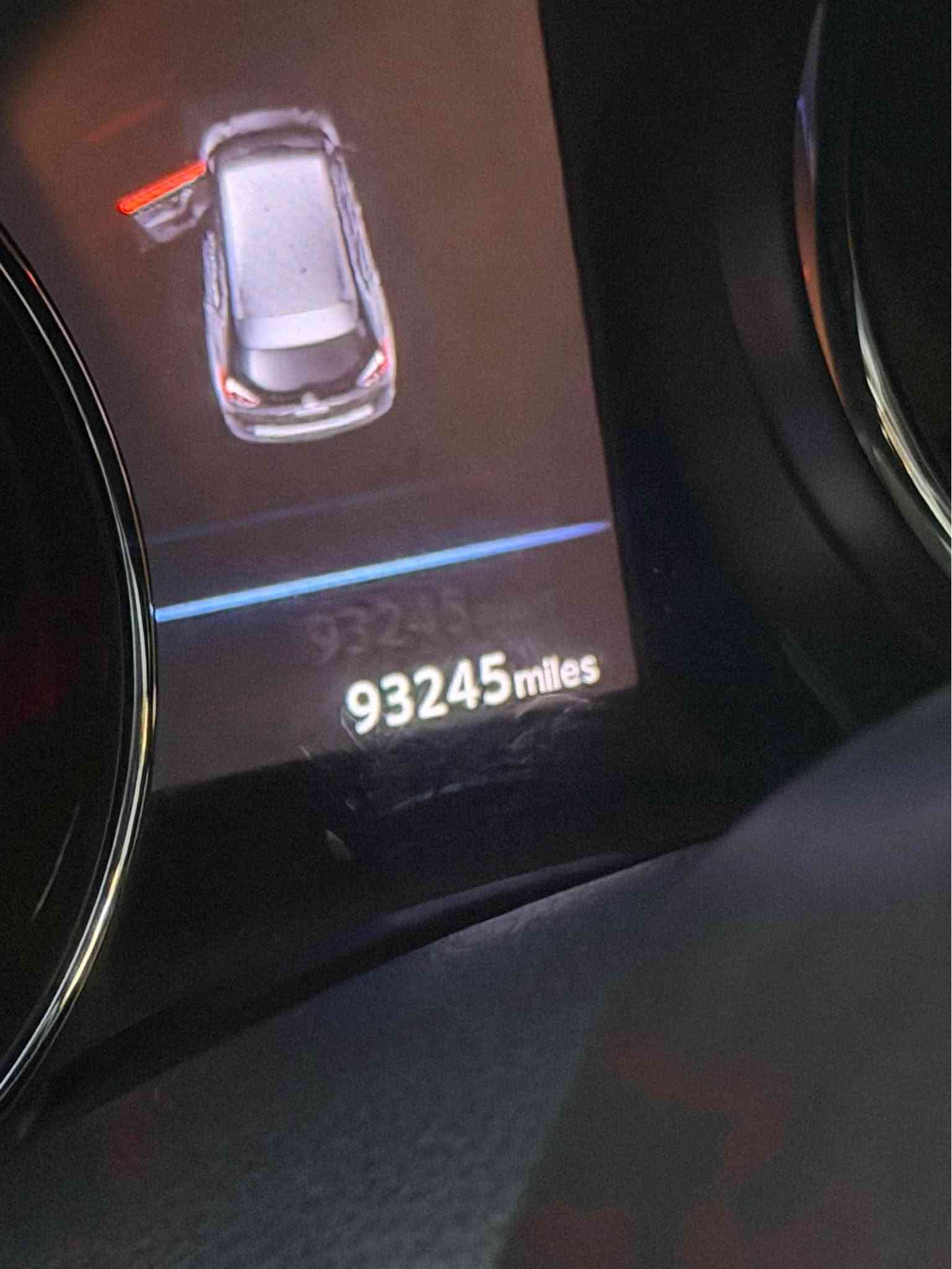 نيسان روج • ٢٠١٨ • ٩٢٠٠٠ ميل