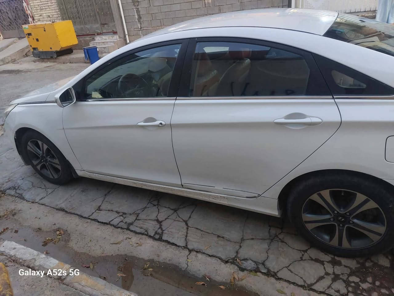 سلام عليكم سوناتا موديل 11 خليجي رقم بغداد تحويل مباشر  ثاني يوم بيها قطعتين تبديل بلادي وباب السايق صبغ  وبيها دبلات تعبانات اليحب يتصل على رقم *********** سعر 105 وبيه مجال لشراي
