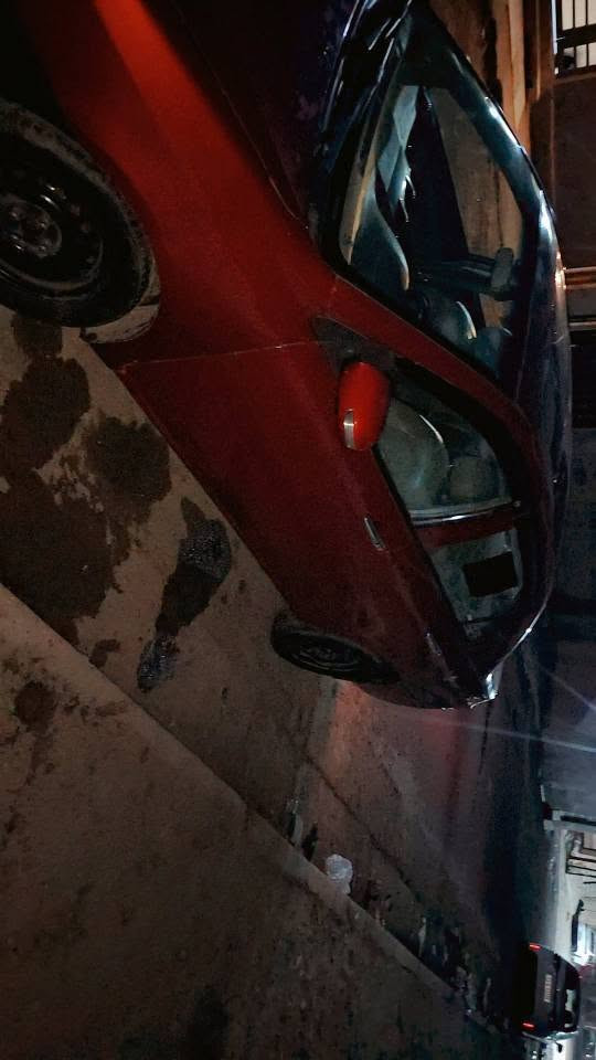 2013ضربته واضحه بصوره بدون دواخل وبدون صبغ يحتاجله ترتيب بصيط رقم بغداد شرط تحويل اوتوماتيك كير ومحرك وتبريد خير من الله نواقصه دجت كير ودسكات واذان سعره ٣٩ وبيه مجال حق جيه مكانه الشعب *********** واتساب بغداد, العراق

نص مكتوب في الصور:
- HONOR X9b 108MP Ultra-Sensing Camera