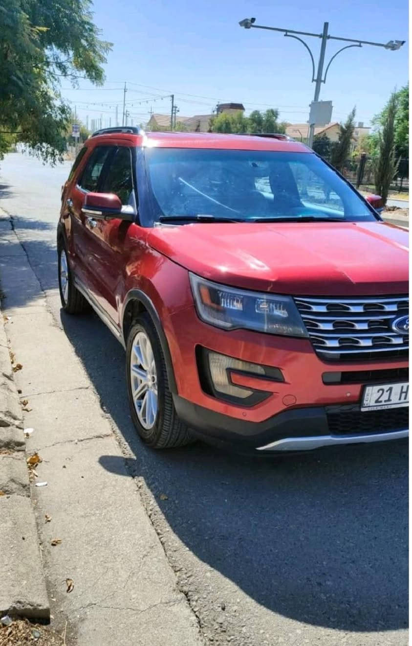 FORD EXPLORER 2017 LIMITED
السيارة فوول مواصفات فقط بدون فتحة 
ماشية 130 الف ميل قابل للزيادة 
رقم سليمانية بأسمي تحويل مباشر 
صورة الحادث مرفقة 
جميع الايرباگات سليمة 
المواصفات كثيرة
السيارة تحتاج الى شغلات بسيطة 
السعر 175 قفل 
***********
