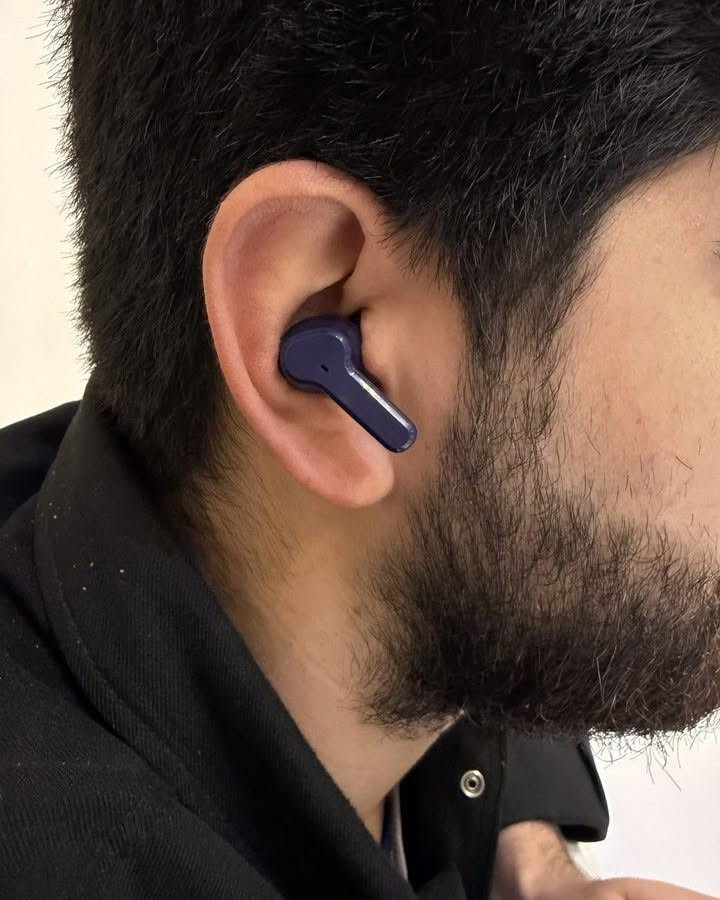 سماعات ريلمي T110

المميزات:

. صوت Hi-Fi واضح وعميق.

. اتصال Bluetooth 5.3 سريع ومستقر.

. عزل ضوضاء يساعد على وضوح الصوت.

. تأخير منخفض مناسب للألعاب ومشاهدة الفيديو.

. عمر بطارية يصل إلى 18 ساعة مع علبة الشحن.

. مدى اتصال لاسلكي حتى 10 أمتار.

. دعم ترميز الصوت AAC و SBC.

. مكبر صوت بحجم 10 مم لصوت قوي.

. تحكم باللمس لتشغيل وإيقاف الموسيقى، 

.الرد على المكالمات والتنقل بين المقاطع.

. اتصال ثنائي القناة لاستخدام السماعتين معًا أو كل واحدة بشكل مستقل .ضمان شهر

السعر: 15 ألف ✅

للتواصل والاستفسار:***********

يوجد توصيل لكل العراق 5 آلاف 

 #بغداد_بصرة_موصل_الكويت_الخليج_دبي_الامارات_السعودية_العراق_حلوات_لبنان_سوريا_فلسطين #الوطن_العربي #العراق #كهرباء #الكترونيات #العراق #سماعات
