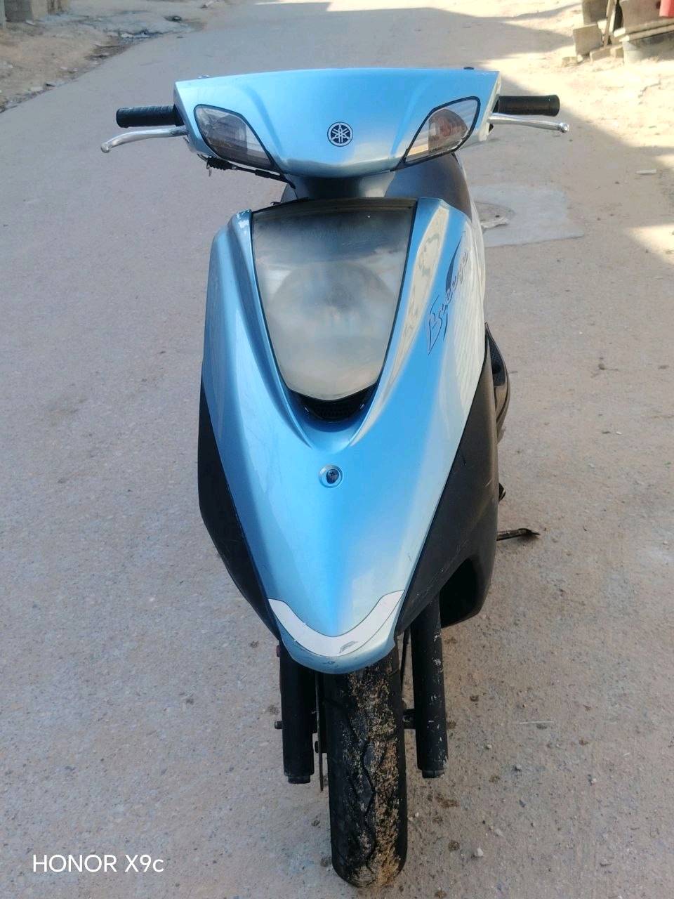 السلام عليكم درجه بريز   بلاديه    جديدة 
 درجه كله بلاديه  خير من الله   شلعه ومعدال شغاله سلف وهندر مكينه خرسه ناعمه  كهربائيات كله شغال شاير يمنه يسره عداد كليو متر شغال الايت عالي ناصي كله شغال بريك مامي خلفي   مكفوله كفاله عامه 
دراجه نضيفه ومثل مامبينه بلصوره كفر مبدل جديد   دراجه جاهزه سعر ٥٥٠ وبيه مجال *********** من بغداد مدينه الصدر نهايه الاورفلي غرب السكلات