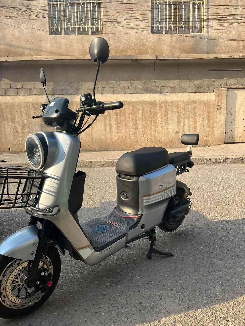 السلام عليكم مأطور اكسx900 ريان 5بطاريات دبل شرط الفحص ملف 1200ماطور  كل    كهربائياته كله شغاله العنوان موصل حي سومر                         السعر 525 الرقم ***********
