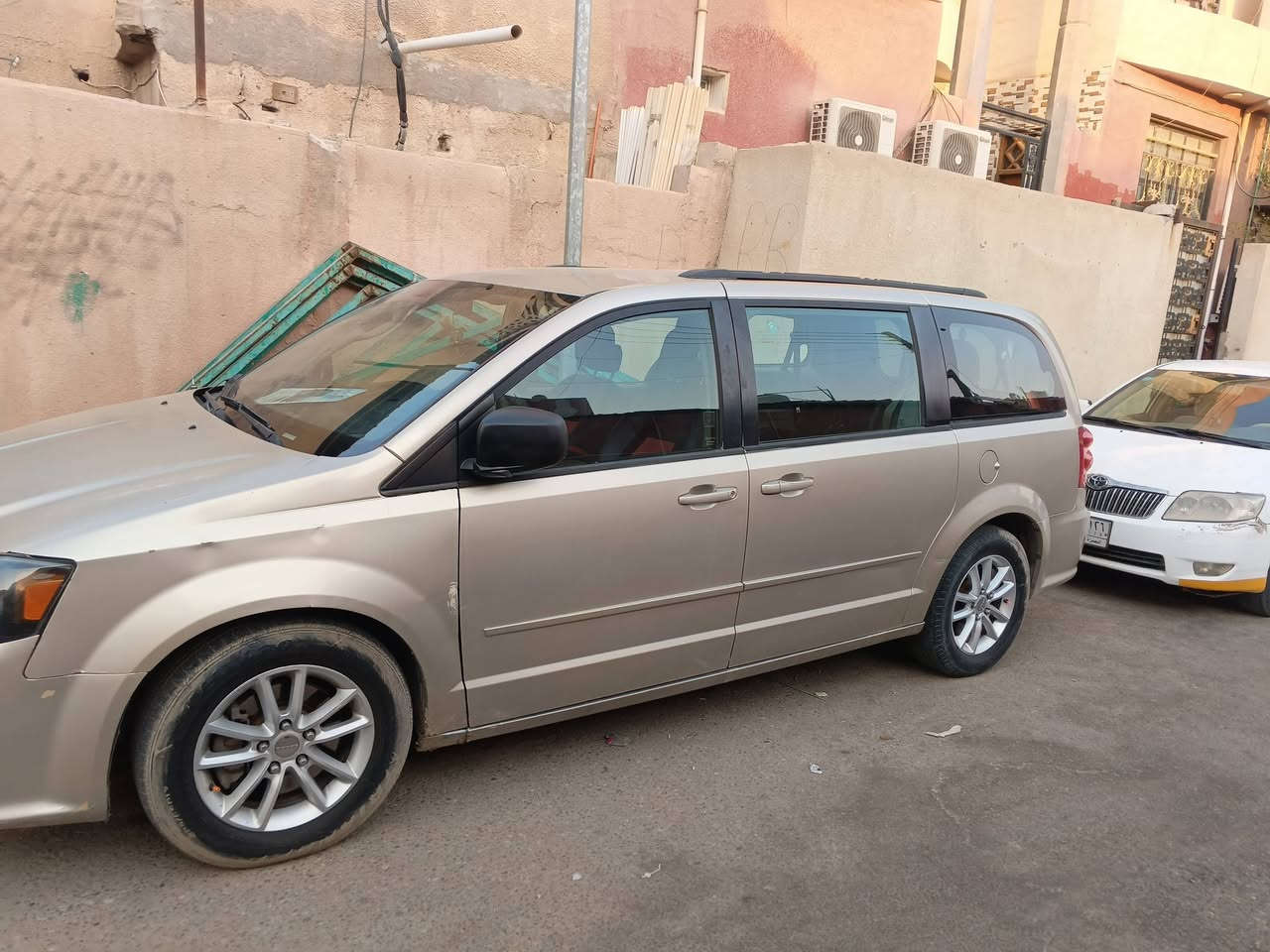 دوج كرفان • موديل ٢٠١٤ • رقم بصره