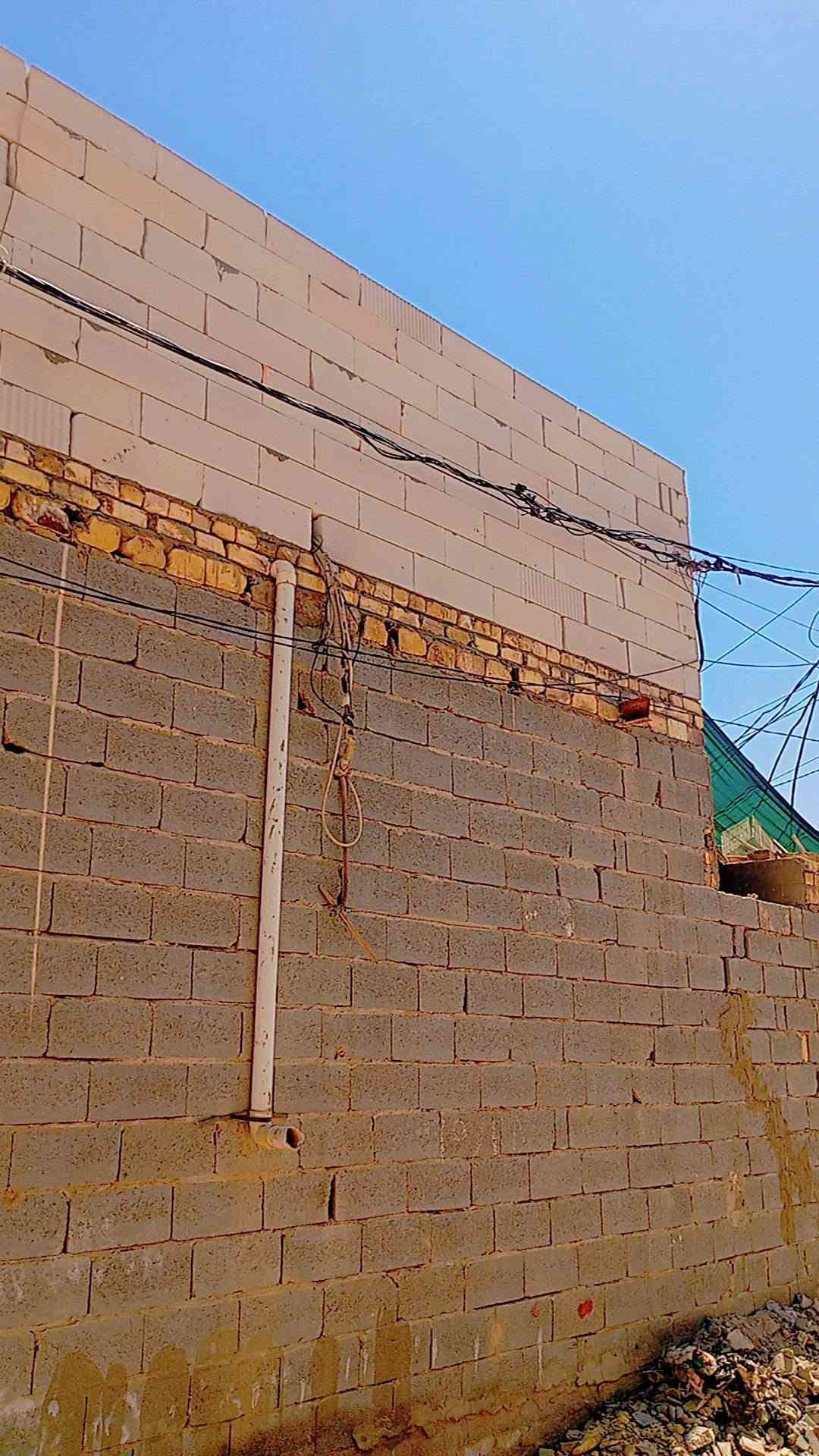 دار مساحه100متر ركن طابقين للبيع @إشارة 
بناء نضيف يحتاج ترتيبات 
الطابق الثاني ماكامل
زراعي حي ميسان قرب سكله الكرعاوي 
موقع مميز السعر22 مع المجال بصيط
خريطة كامله استفسار ***********قرب شارع 60 منطقه راقيه جدا بيع مستعجل بيع مستعجل سعر القطعه @إشارة
