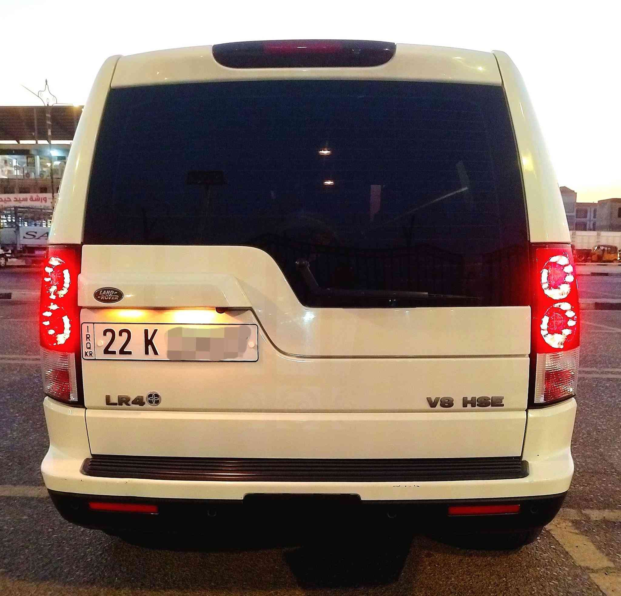 Land Rover Discovery 4 / LR4  2010 HSE
فول مواصفات / كفالة عامة وضع الشركة 
خليجي وكالة سردار / رقم وهزة جديد بإسمي 
_________________
للمعلومات الاتصال او المراسلة *********** واتساب
السعر :148$ قابل للتفاوض 
الماركة: Land Rover
الموديل: Discovery 4 / LR4
سنة الصنع: 2010
الفئة: HSE
نوع السيارة: SUV
عدد المقاعد: 7
نظام الدفع: دفع رباعي دائم 4×4
ناقل الحركة: أوتوماتيك 3 وضعيات 
عدد السرعات : 6 سرعات
نظام التوجيه: هيدروليكي
نظام التعليق: هوائي إلكتروني إمكانية رفع وخفض السيارة 
محرك :8 سلندر / 5.0cc بدون سوبر نظام حقن إلكتروني.
نظام Terrain Response.
وضع القيادة على الأسفلت.
وضع القيادة على الرمال.
وضع القيادة على الطين.
وضع القيادة على الصخور.
نظام التحكم بنزول المنحدرات Hill Descent Control.
نظام التحكم الإلكتروني بالجر.
نظام الثبات الإلكتروني.
نظام ABS مانع انغلاق الفرامل.
مساعد صعود المنحدرات.
نظام تعليق هوائي قابل لتغيير الارتفاع.
مقاعد جلد.
مقاعد أمامية كهربائية.
ذاكرة لمقعد السائق 
مكيف هواء أوتوماتيكي.
تحكم متعدد المناطق بالمكيف. 4 قطع
مثبت سرعة.
ستيرن كهربائي. 
نوافذ كهربائية.
مرايا كهربائية مع لد ترحيب
مرايا قابلة للطي كهربائياً
بصمة تشغيل
فتحة سقف 
سقف بانوراما 
إضاءة داخلية.
شاشة معلومات وترفيه.
نظام ملاحة.
خمسة كاميرات محيطية. 
حساسات اصطفاف محيطية. 
نظام صوت فاخر 17 سماعة. 
راديو.
مشغل CD.
مدخل AUX.
تحكم صوتي من المقود.
شاشة معلومات للسائق. 
مصابيح أمامية زينون. 
مصابيح ضباب زينون. 
إضاءة خلفية LED.
وسائد هوائية أمامية محيطية. 
نظام ABS.
نظام EBD.
نظام التحكم بالثبات الإلكتروني.
نظام مانع الانزلاق.
مثبت سرعة.
