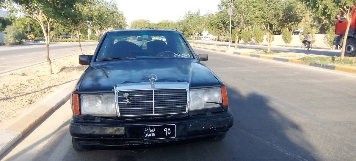 مارسیدس مۆدیل1989گیڕ تۆماتیک سلاید جام کارەبا گیڕومەکینەی بەشەرت دەفیتەر بی مەسرەفە سەنەوییەو وەکالەی لەگەڵایە بەشەرتی ماڵی مەدەنی و پارەی کەسی تیدانەبیت خوارهەموو بازاڕڕڕ هەرزان موشتەری تیل بکات *********** واتسابی لەسەرە
