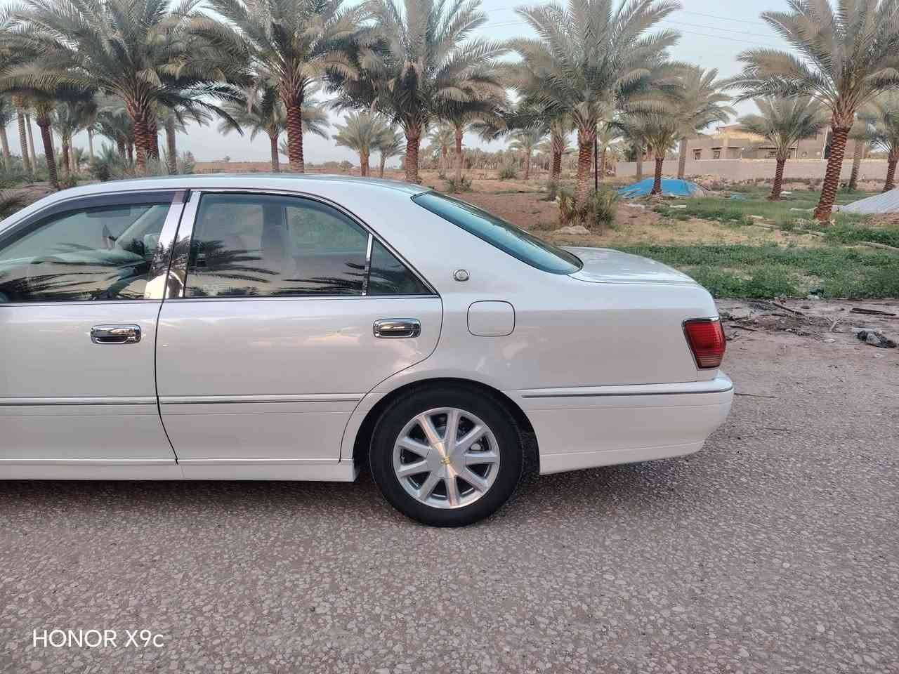 السلام عليكم ملكه للبيع موديل 2001 صدفي السياره رقم بابل بسمي تحويل ثاني يوم   السياره دكمتين العنوان بابل الحمزه الغربي  بيع فقط للإستفسار على هذا الرقم ***********

نص مكتوب في الصور:
- HONOR X9c